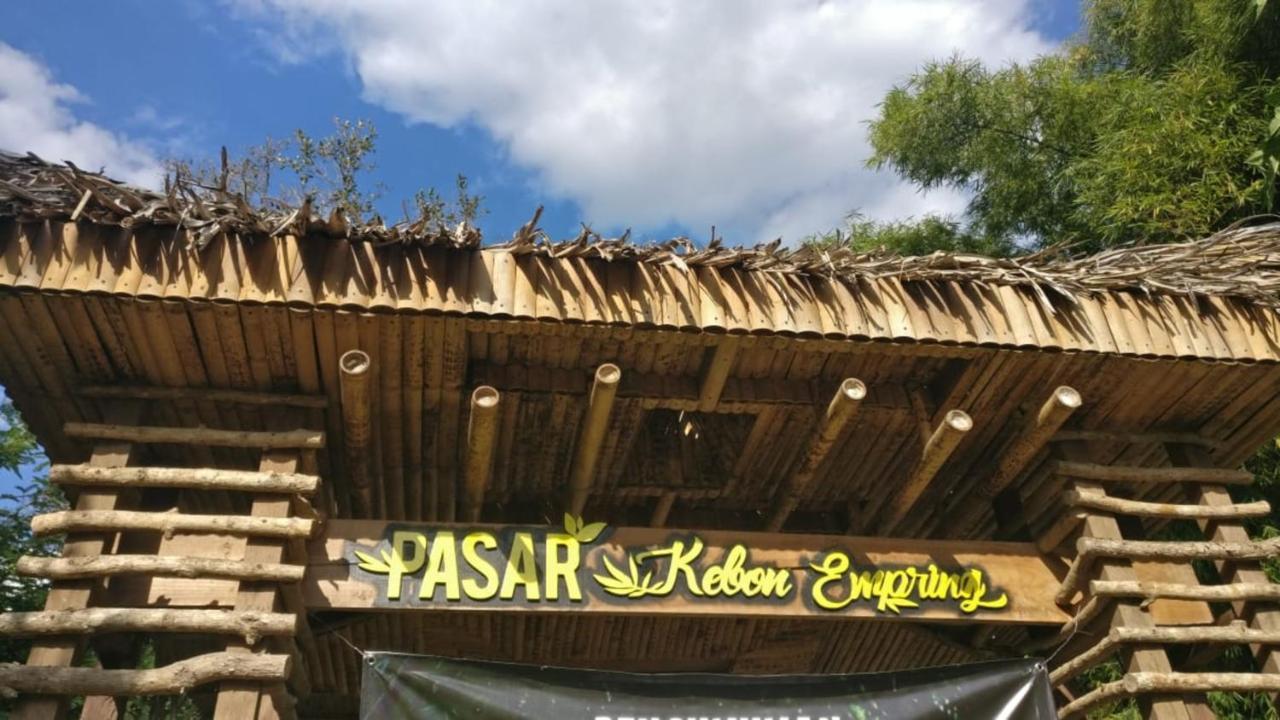 Kebon Pring Floating Resort & Market 반툴 외부 사진